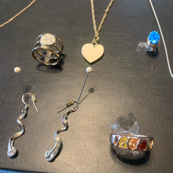 Jewelry - Picture 7 of 8